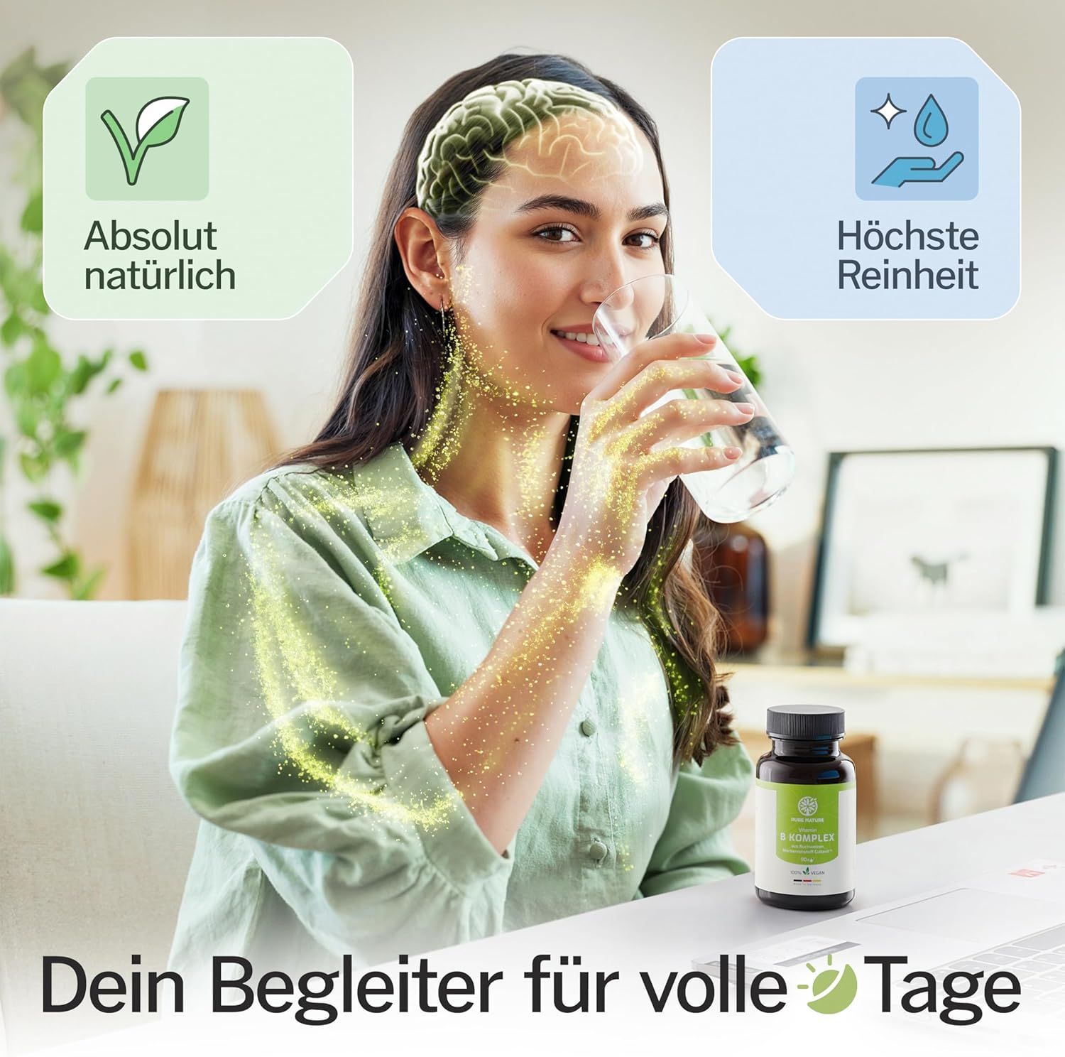Frau trinkt Wasser, neben ihr steht eine Flasche. Text: Absolut natürlich, höchste Reinheit. Produkt: Pure Nature Vitamin B Komplex.