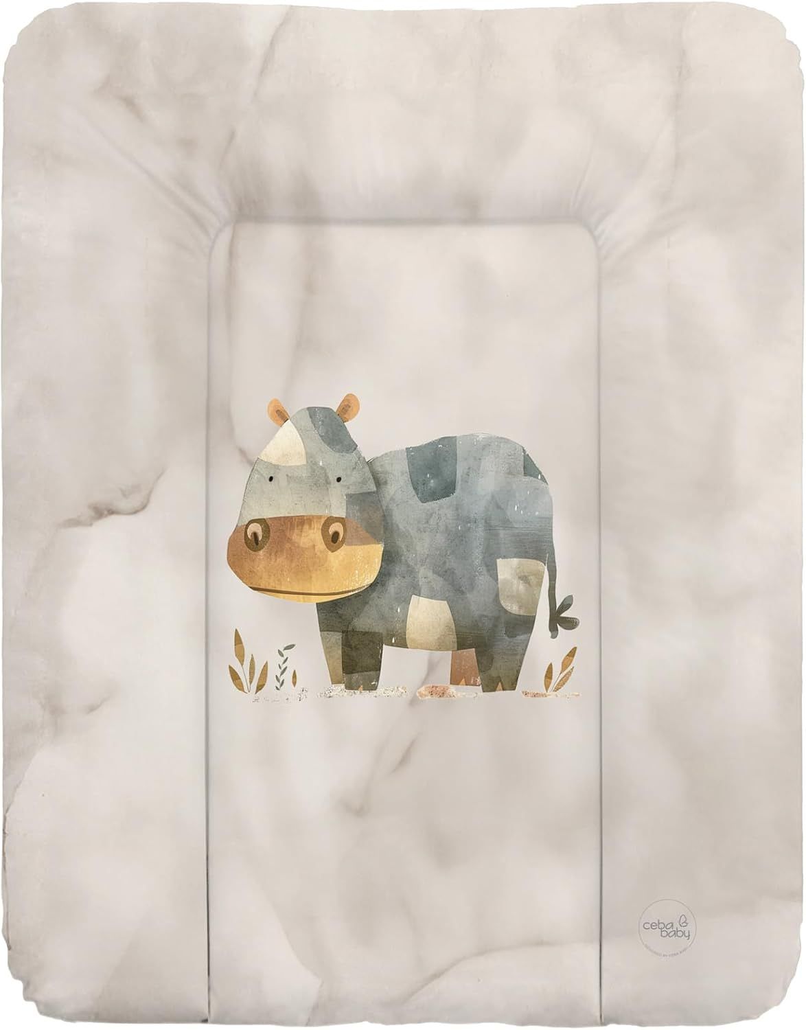 Weiche Wickelauflage mit Hippomotiv. Rechteckig, cremefarben mit Marmormuster. Aufdruck eines Nilpferds. Marke: Ceba Baby.