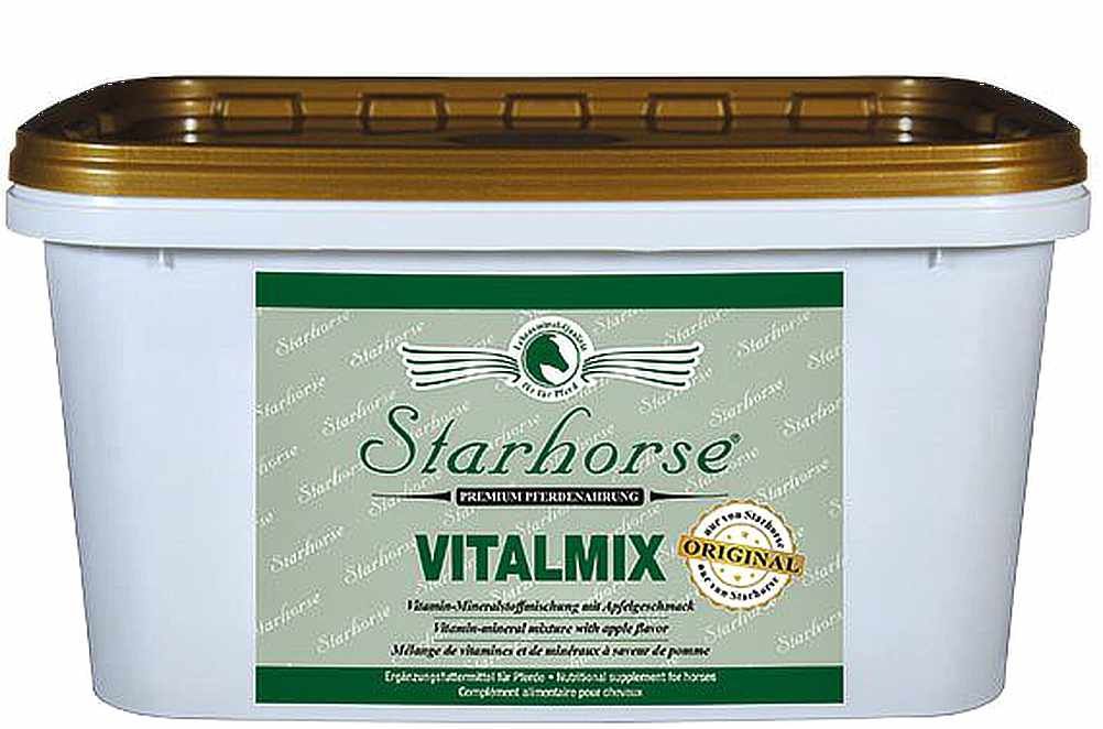 Weißer Eimer mit braunem Deckel. Aufschrift: Starhorse Vitalmix. Grün-weißes Etikett mit Text und Logo.