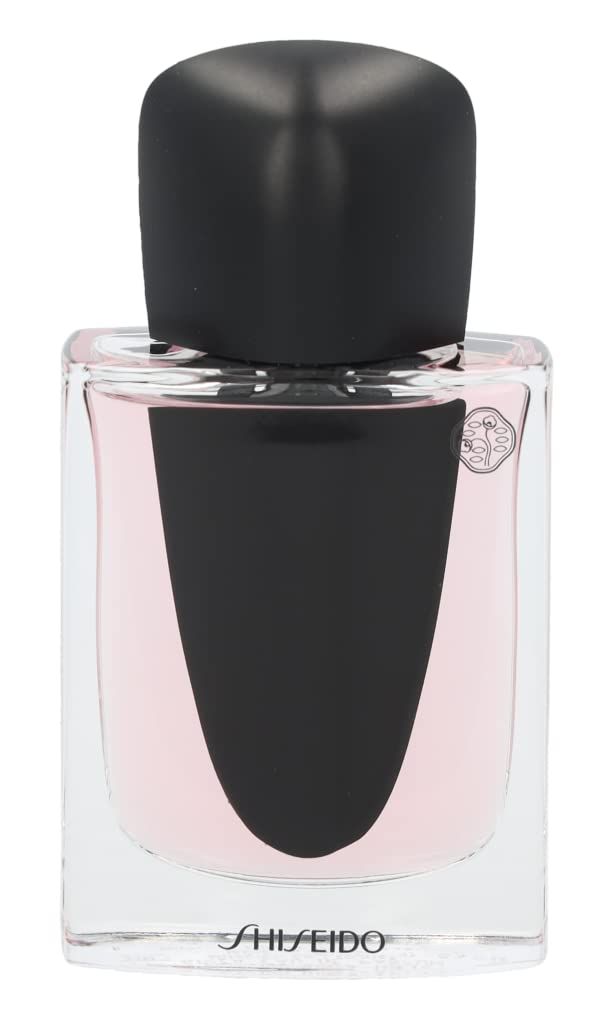 Parfümflakon aus Glas mit schwarzem Verschluss. Rosa Flüssigkeit. Logo am Boden. Quadratische Form.