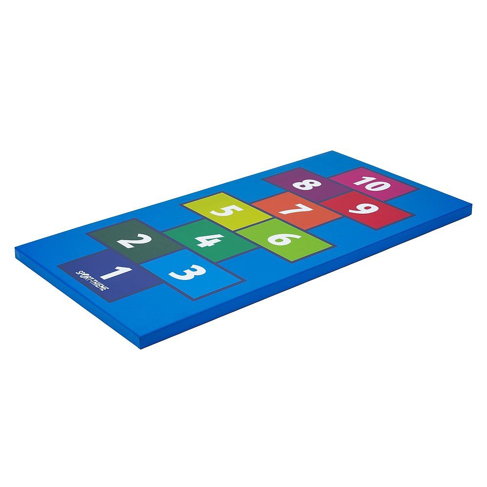 Eine blaue Sport-Thieme Turnmatte mit aufgedrucktem Zahlenfeld von 1 bis 10 in bunten Quadraten.