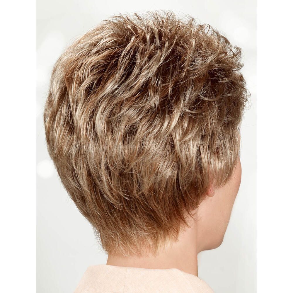 Kurzhaarperücke mit blonden Strähnen. Rückansicht. Beige Bluse.