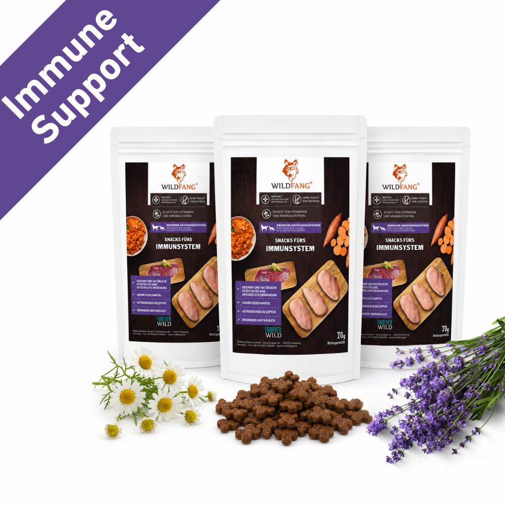 Drei Packungen Immune Support Hundesnacks mit Kamille und Lavendel.