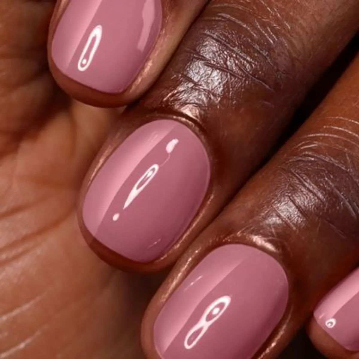 LONDONTOWN GelShift Top Coat zur Umwandlung von Nagellack in Gellack