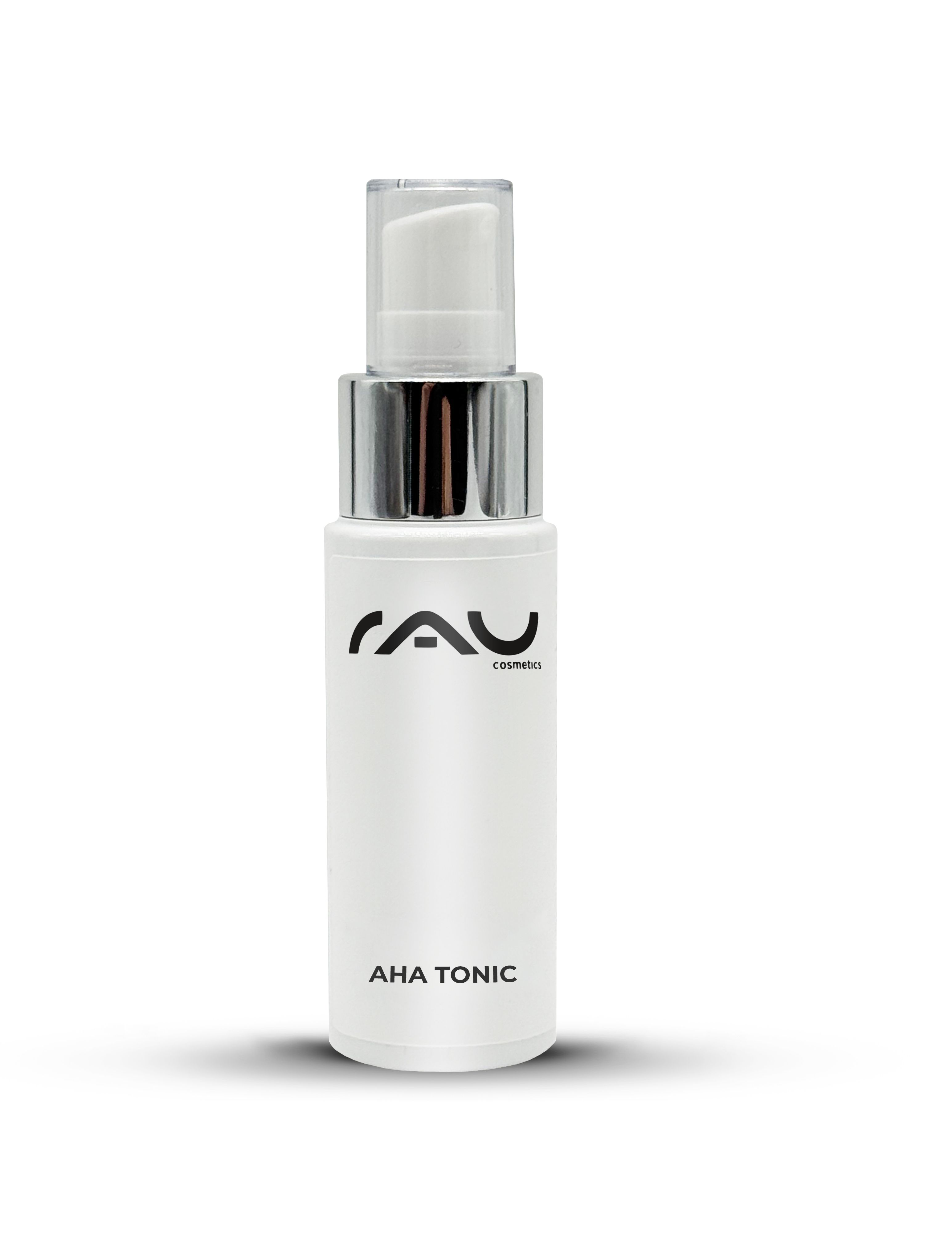 Weiße Flasche mit silbernem Pumpkopf. Aufschrift: RAU Cosmetics, AHA Tonic.