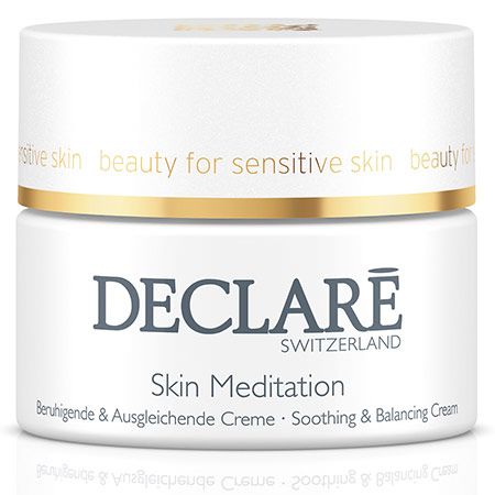 Creme-Dose mit Deckel. Aufschrift: DECLARÉ SWITZERLAND, Skin Meditation. Goldfarbener Ring. Text: beauty for sensitive skin.
