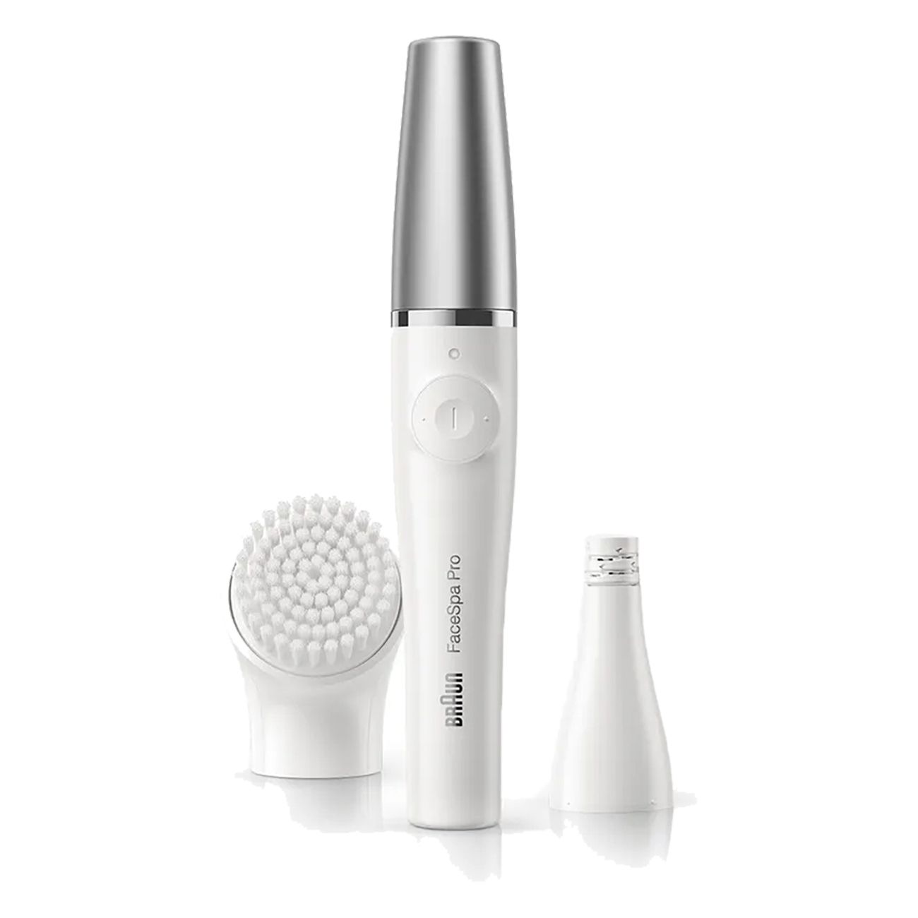 Weißes Gerät mit silberner Spitze, Bürstenaufsatz und Aufsatz. Aufschrift FaceSpa Pro und Braun.