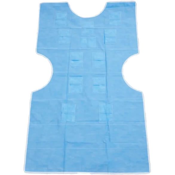 Blaue, rechteckige Decke mit Aussparungen für Arme und Hals. Mehrere quadratische Elemente sind sichtbar.