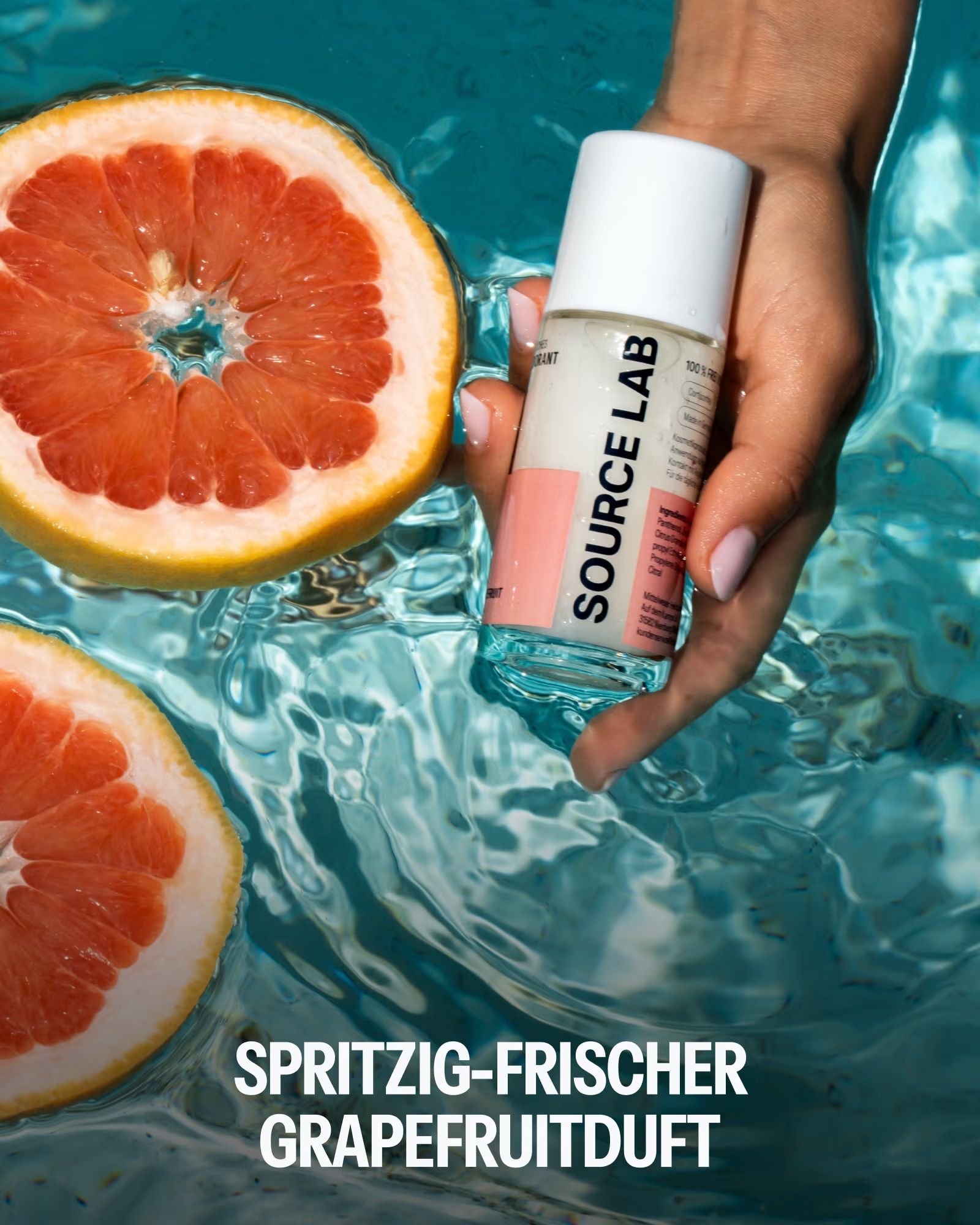 SOURCE LAB Deo Roll-on Grapefruit im Wasser mit Grapefruitstücken. Spritzig-frischer Grapefruitduft.