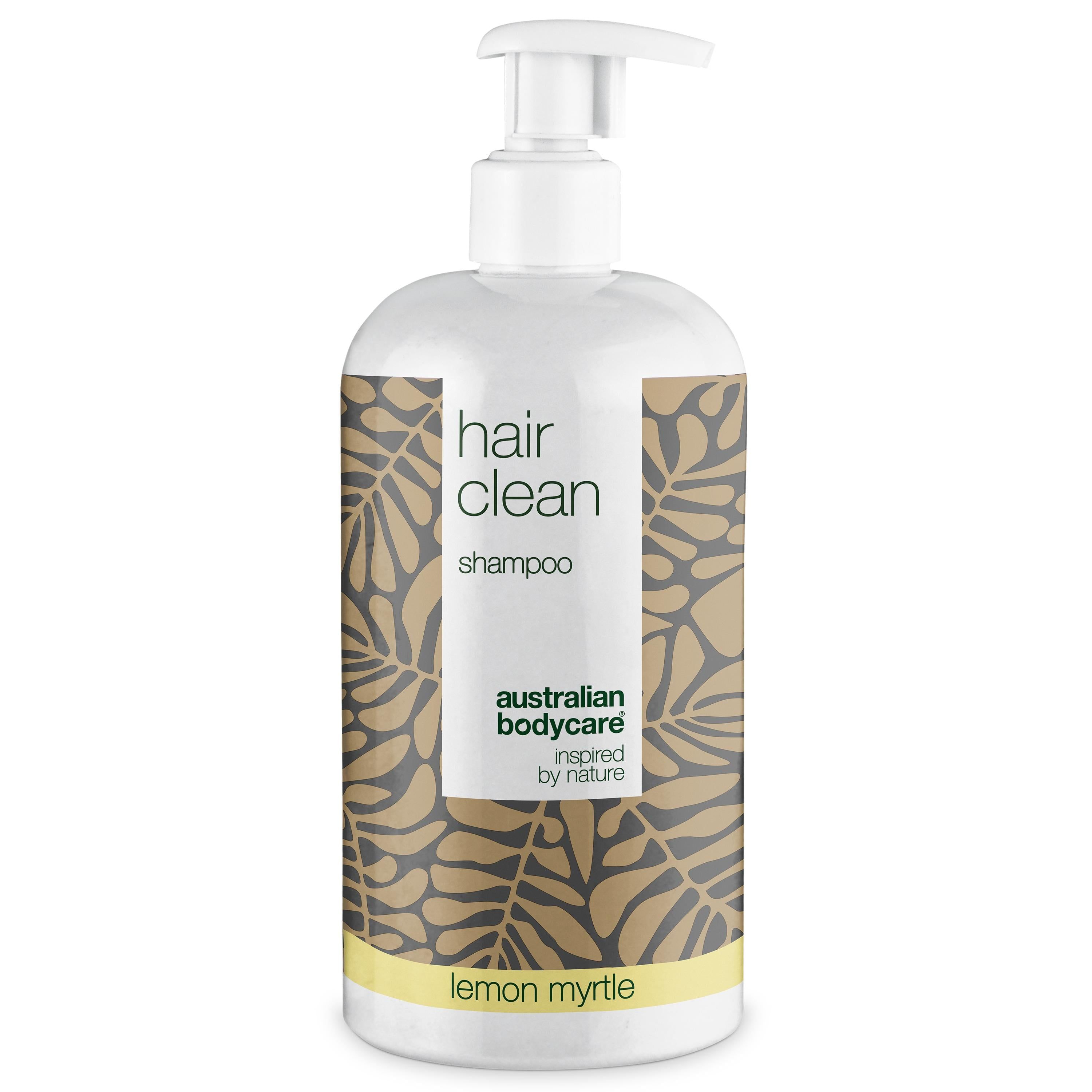 Weiße Flasche mit Pumpspender. Aufkleber mit Schriftzug "hair clean shampoo" und "lemon myrtle".