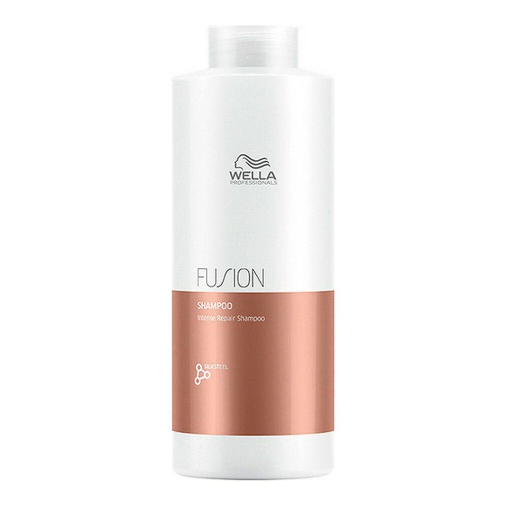 Große weiße Shampoo-Flasche mit kupferfarbenem Etikett. Aufschrift: WELLA, FUSION, SHAMPOO, Intense Repair Shampoo.