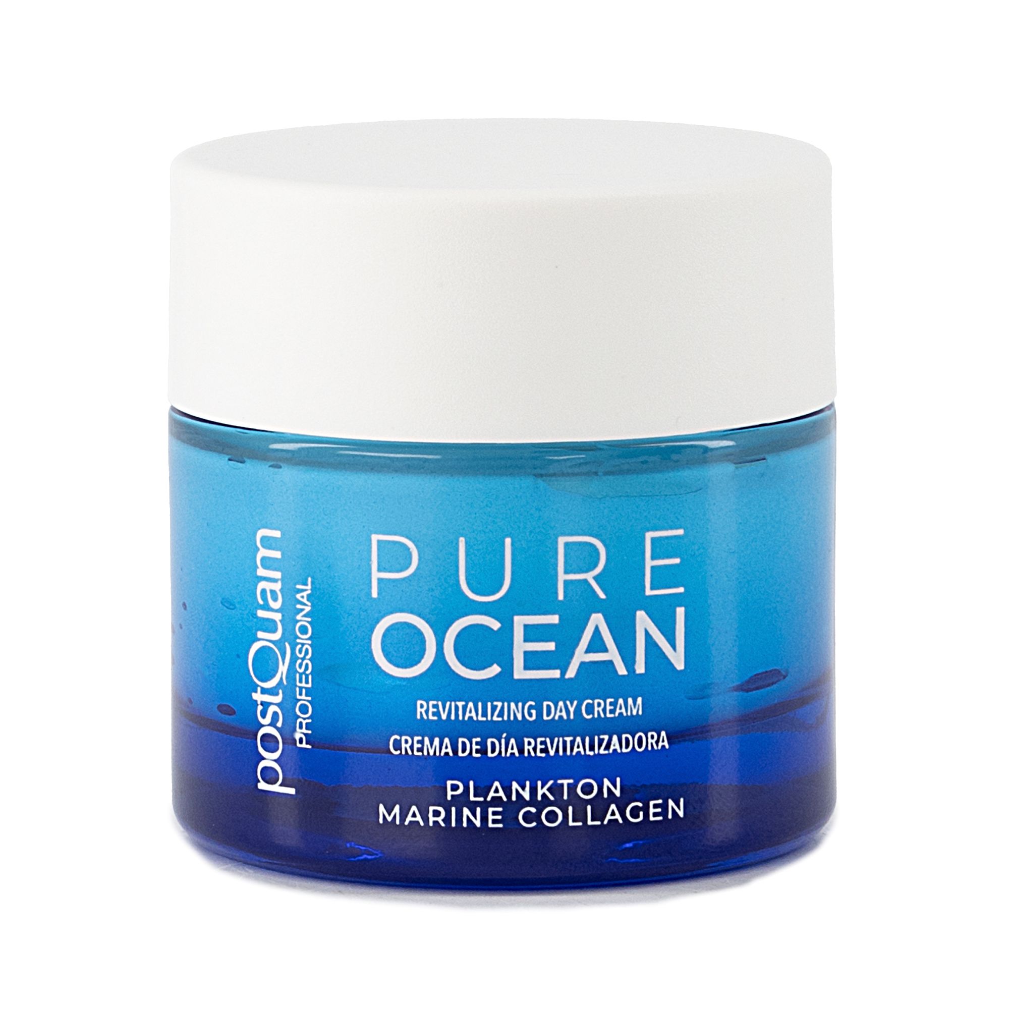 Blaue Creme-Dose mit weißem Deckel. Aufschrift: PURE OCEAN, Revitalizing Day Cream, Plankton Marine Collagen. Marke: Postquam.