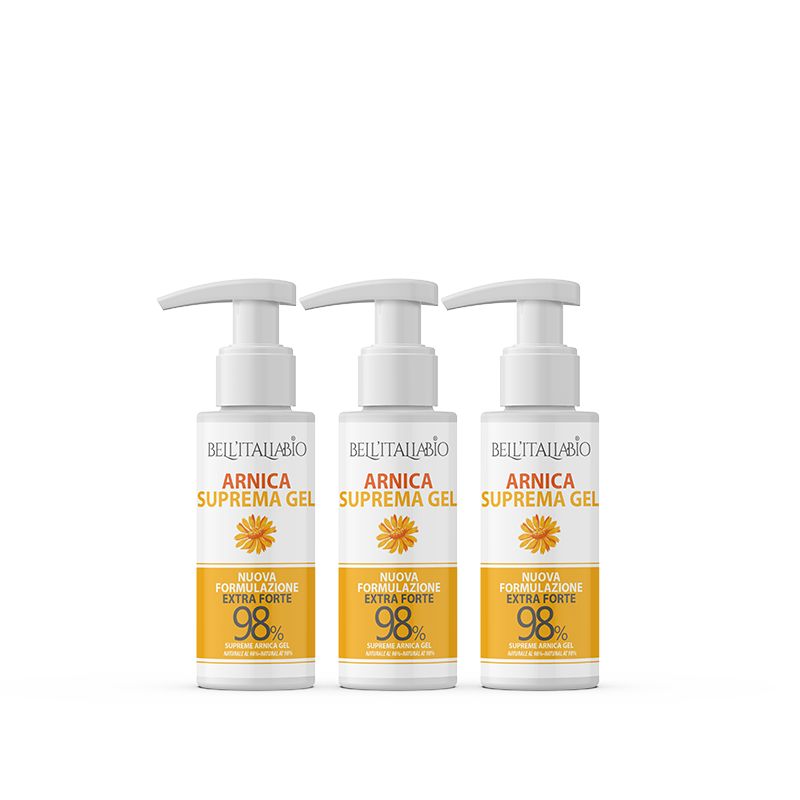 Drei weiße Flaschen mit Pumpaufsatz. Auf den Etiketten steht "Arnica Suprema Gel" und "98%".