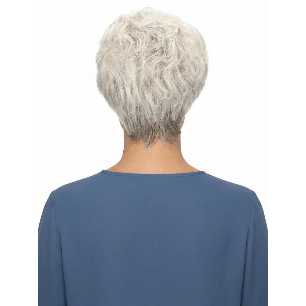 Kurzhaarperücke, graues Haar, hinten. Frau mit blauem Oberteil, Rückansicht.