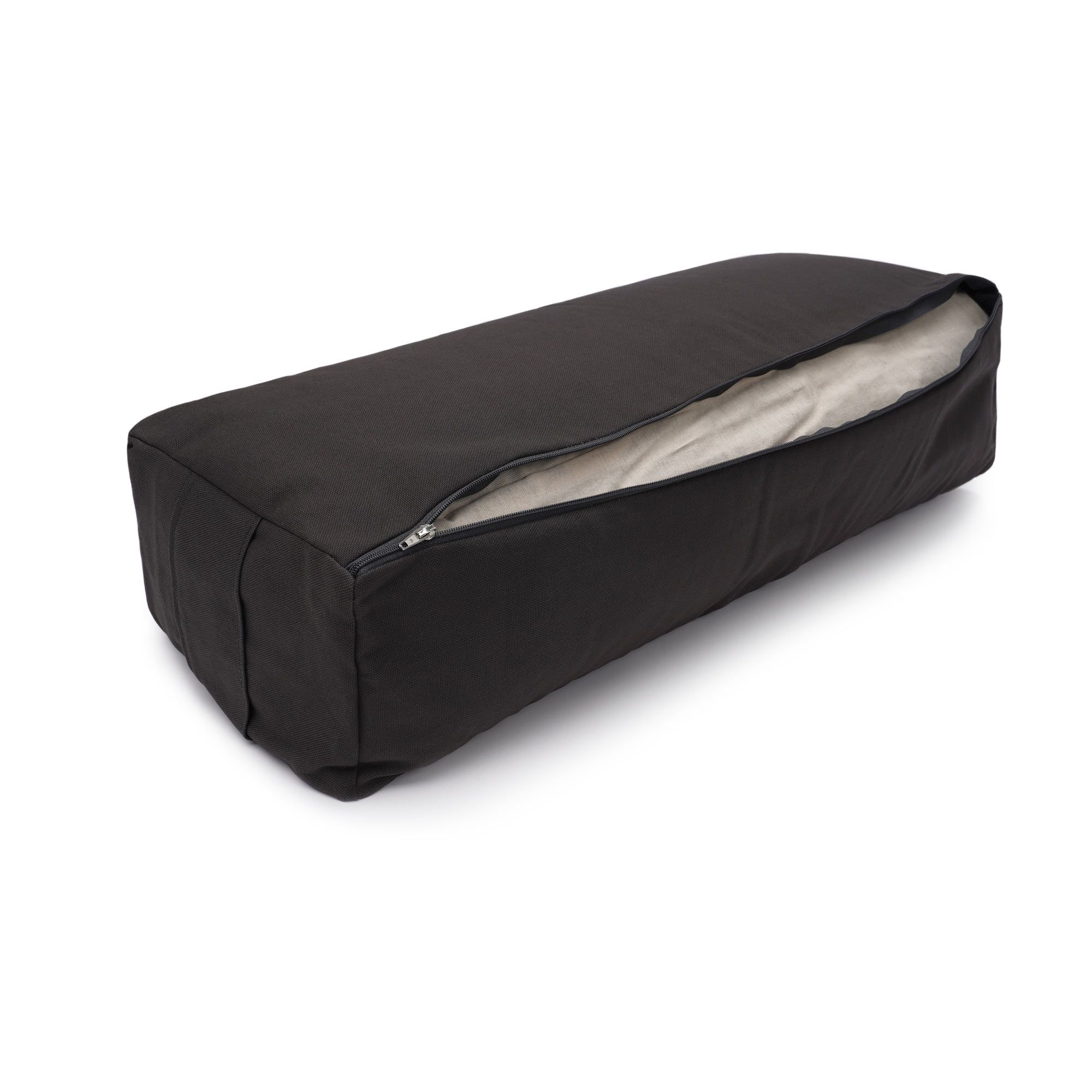 Anthrazitfarbenes Yoga-Bolster mit geöffnetem Reißverschluss, Füllung sichtbar.