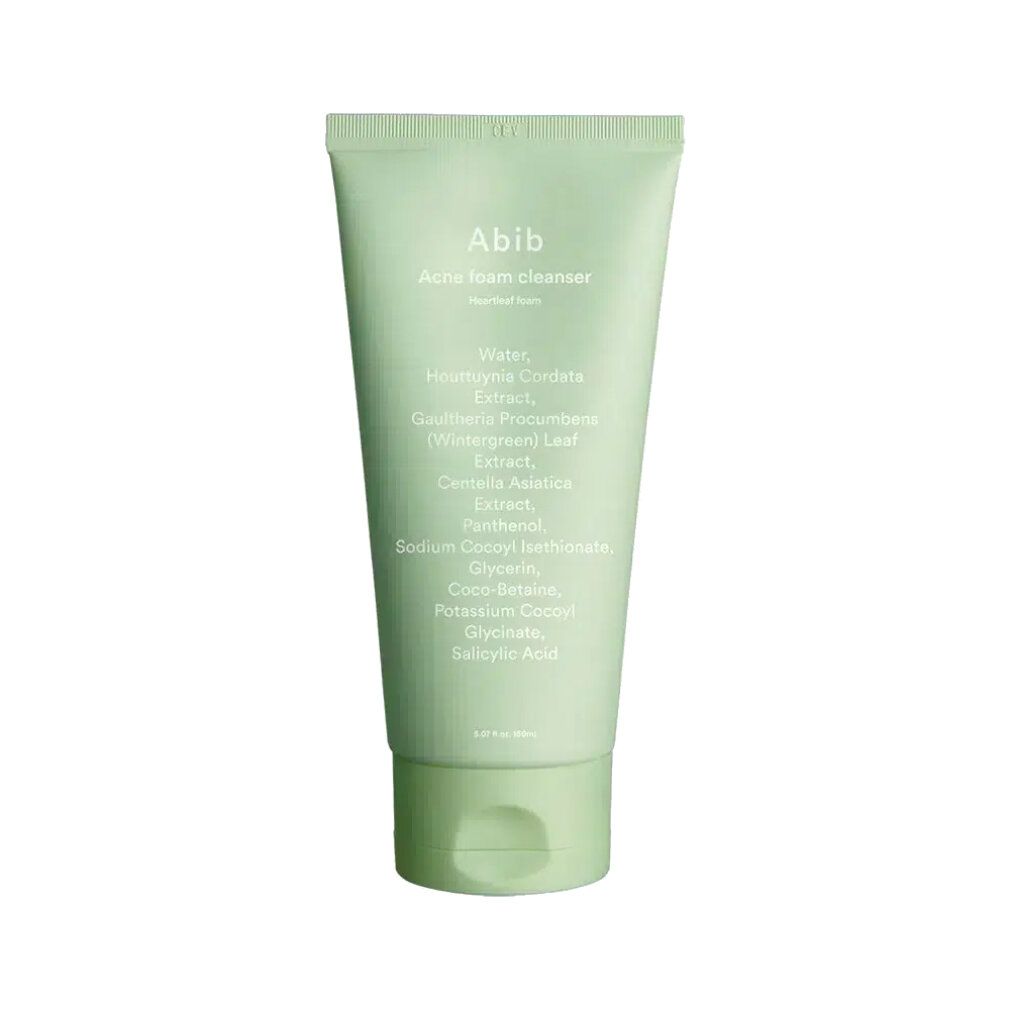 Grüne Tube mit Produktnamen und Inhaltsstoffen. Text: Abib Acne foam cleanser. Aufschrift: 1.01 fl.oz./30ml.