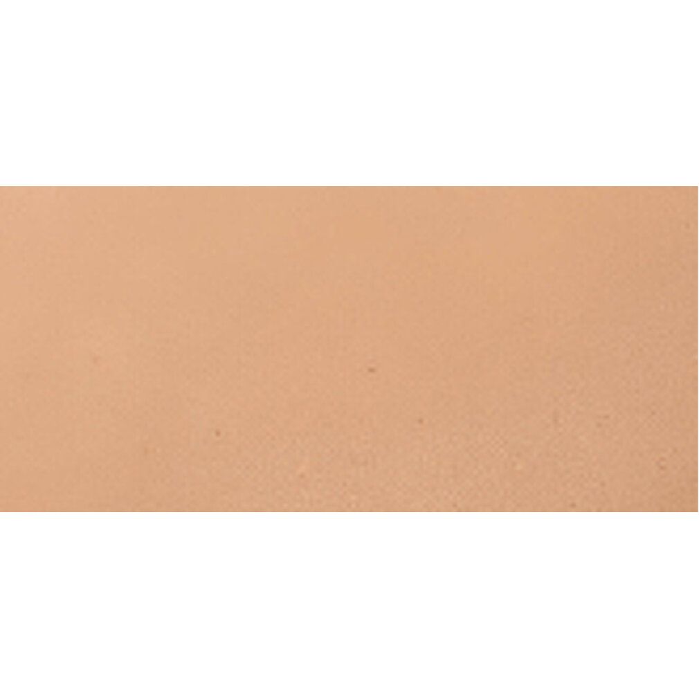 Ein Streifen flüssiger Foundation in Beige.