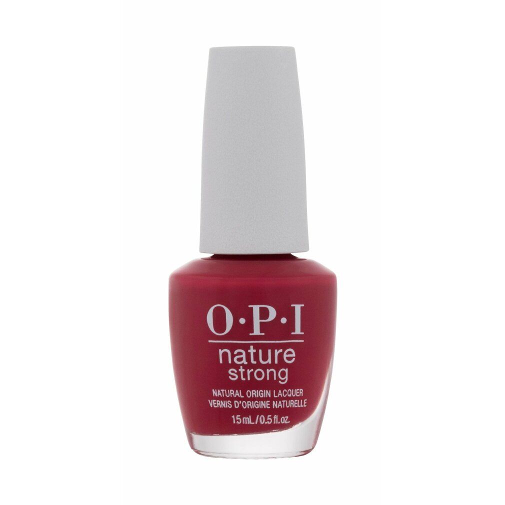Eine Flasche OPI Nature Strong Nagellack in einem tiefroten Farbton. Der Flakon hat einen weißen Deckel und trägt die Aufschrift "OPI nature strong". Auf dem Etikett stehen auch "NATURAL ORIGIN LACQUER" und "15ml/0.5 fl.oz.".