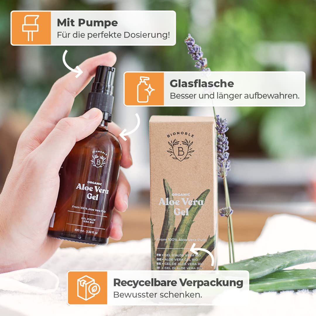 Bionoble Bio Aloe Vera Gel in brauner Glasflasche mit Pumpe und Kartonverpackung. Produkt wird in der Hand gehalten.