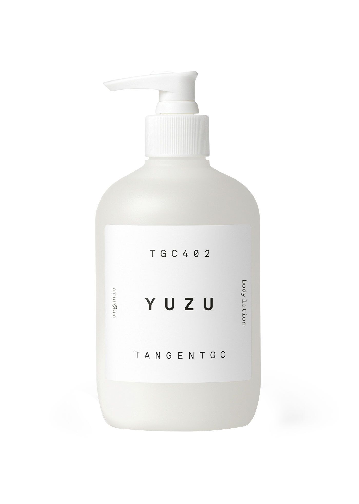 Weiße Flasche mit Spender. Auf dem Etikett steht "YUZU" und "TANGENT GC". Aufschrift "body lotion".