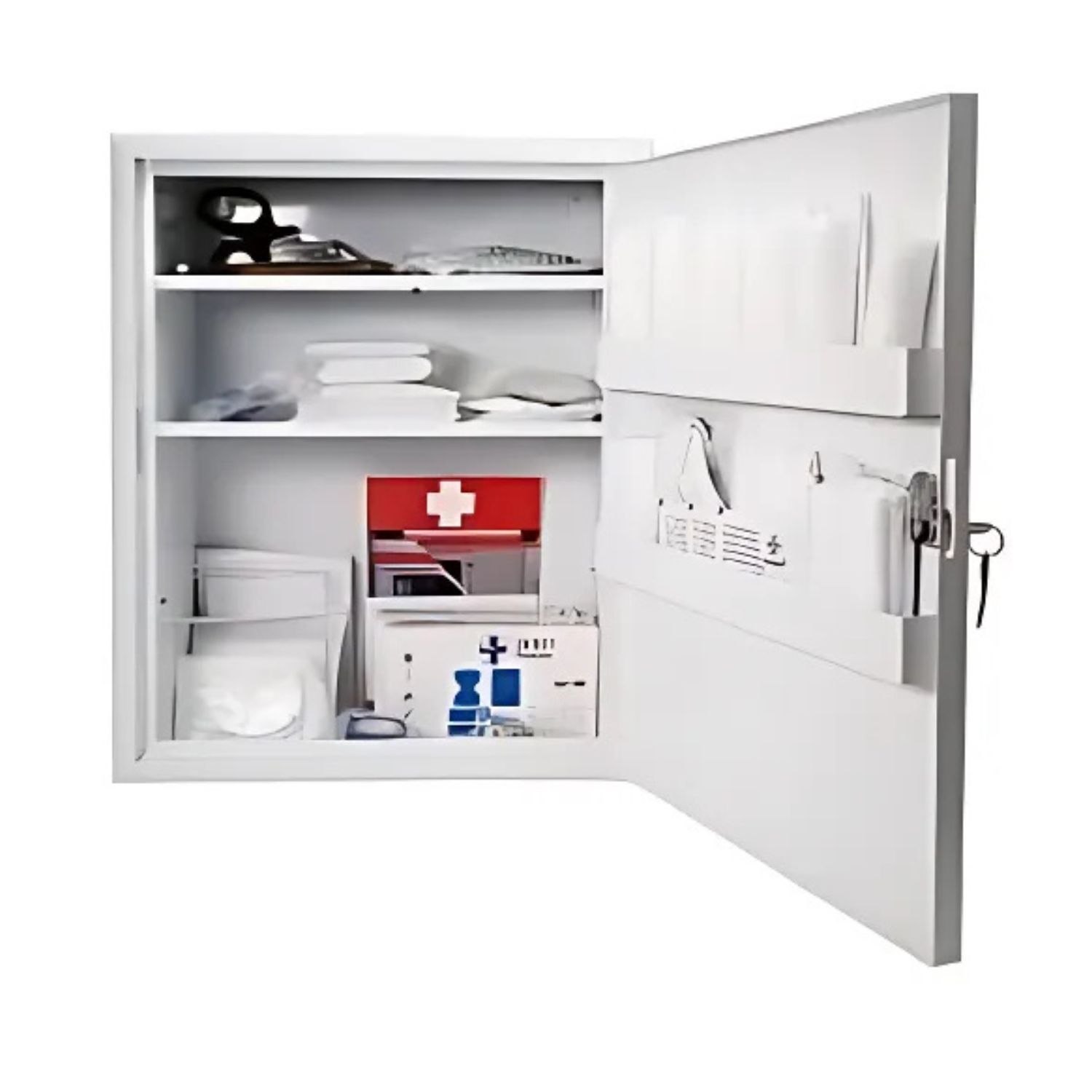 Offener weißer Verbandschrank. Innenraum mit Regalen und Erste-Hilfe-Materialien.