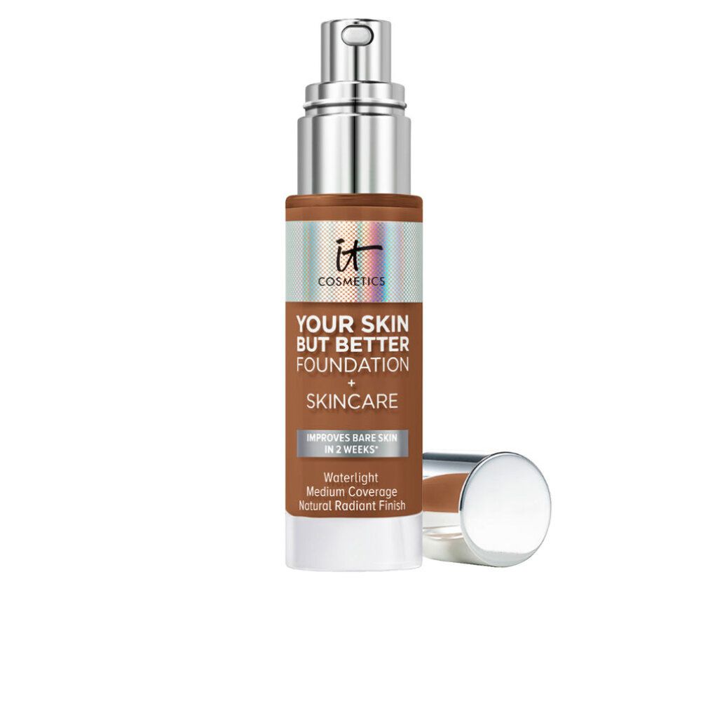Foundation-Flasche mit silberner Pumpe und Deckel. Aufschrift: IT Cosmetics Your Skin But Better Foundation.