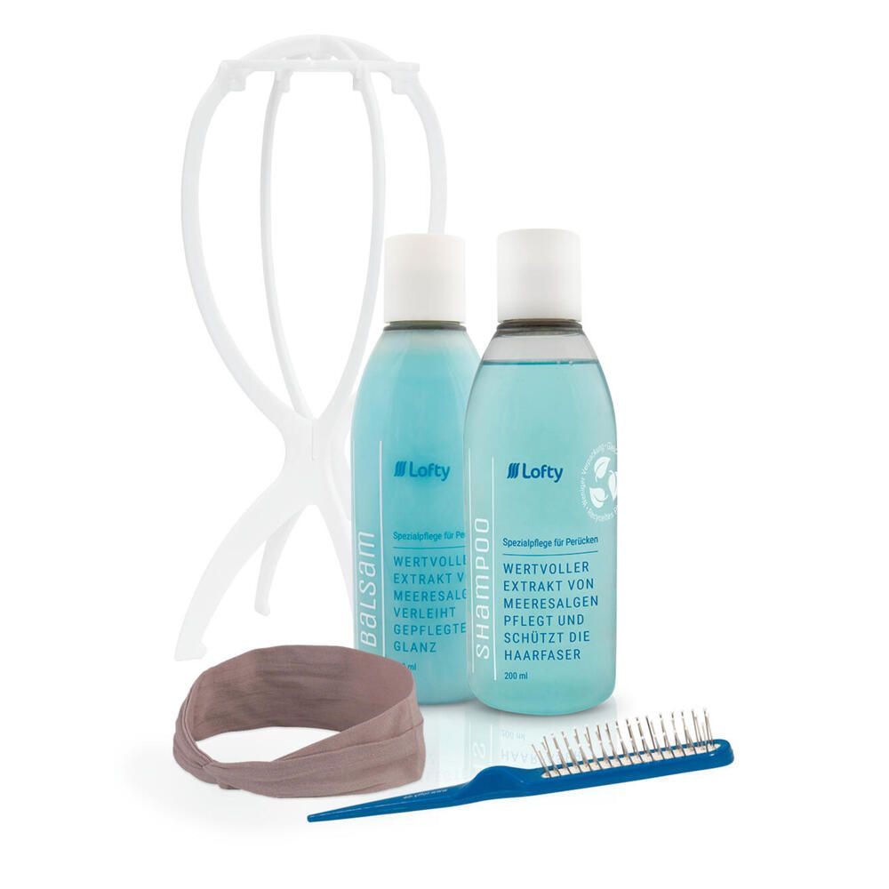 Set mit zwei Flaschen Shampoo, einer Flasche Balsam, Haarreif, Bürste und Perückenständer. Auf den Flaschen steht Lofty.