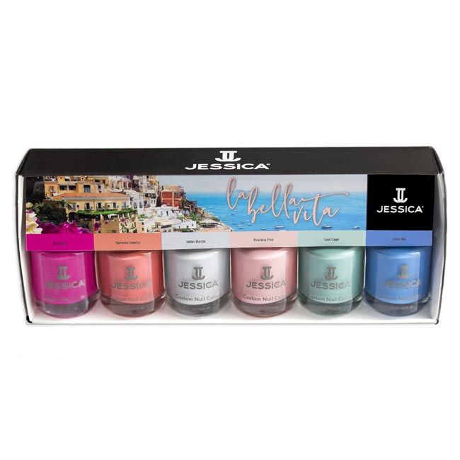 JESSICA Cosmetics Prepack La Bella Vita. Sechs Nagellacke in einer Geschenkbox. Farben: Pink, Koralle, Silber, Rosa, Mintgrün und Blau. Markenlogo.