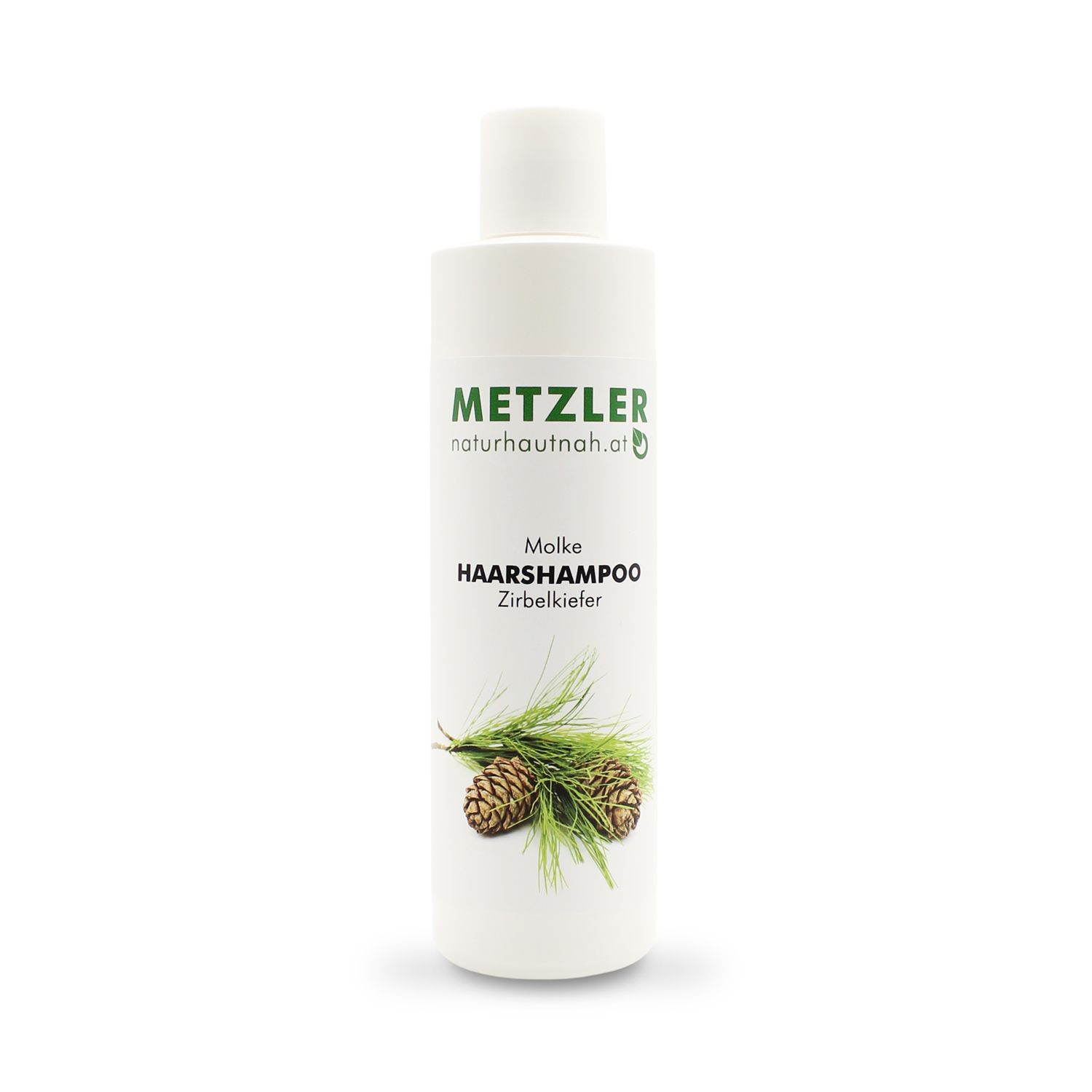 Weiße Flasche mit grünem Etikett. Aufschrift: METZLER, Molke Haarshampoo, Zirbelkiefer. Abbildung von Kiefernzweigen und Zapfen.