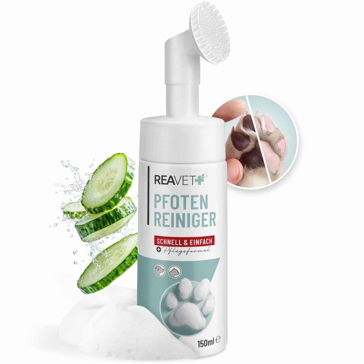 Flasche ReaVET Pfotenreiniger mit integriertem Bürstenkopf, umgeben von Gurkenscheiben und Schaum.