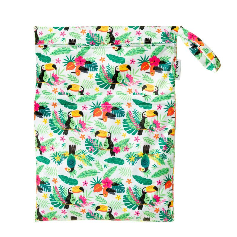 Windelsack mit Papageienmuster. Weißer Stoff mit bunten Papageien, Blumen und Blättern. Mit Griff und Markenlogo.
