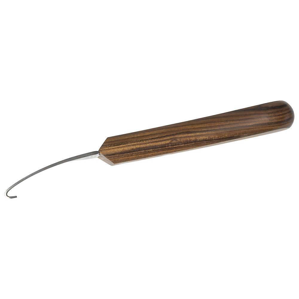 Hufmesser mit Holzgriff und gebogener Metallklinge. Griff zylindrisch. Klinge mit Haken am Ende.