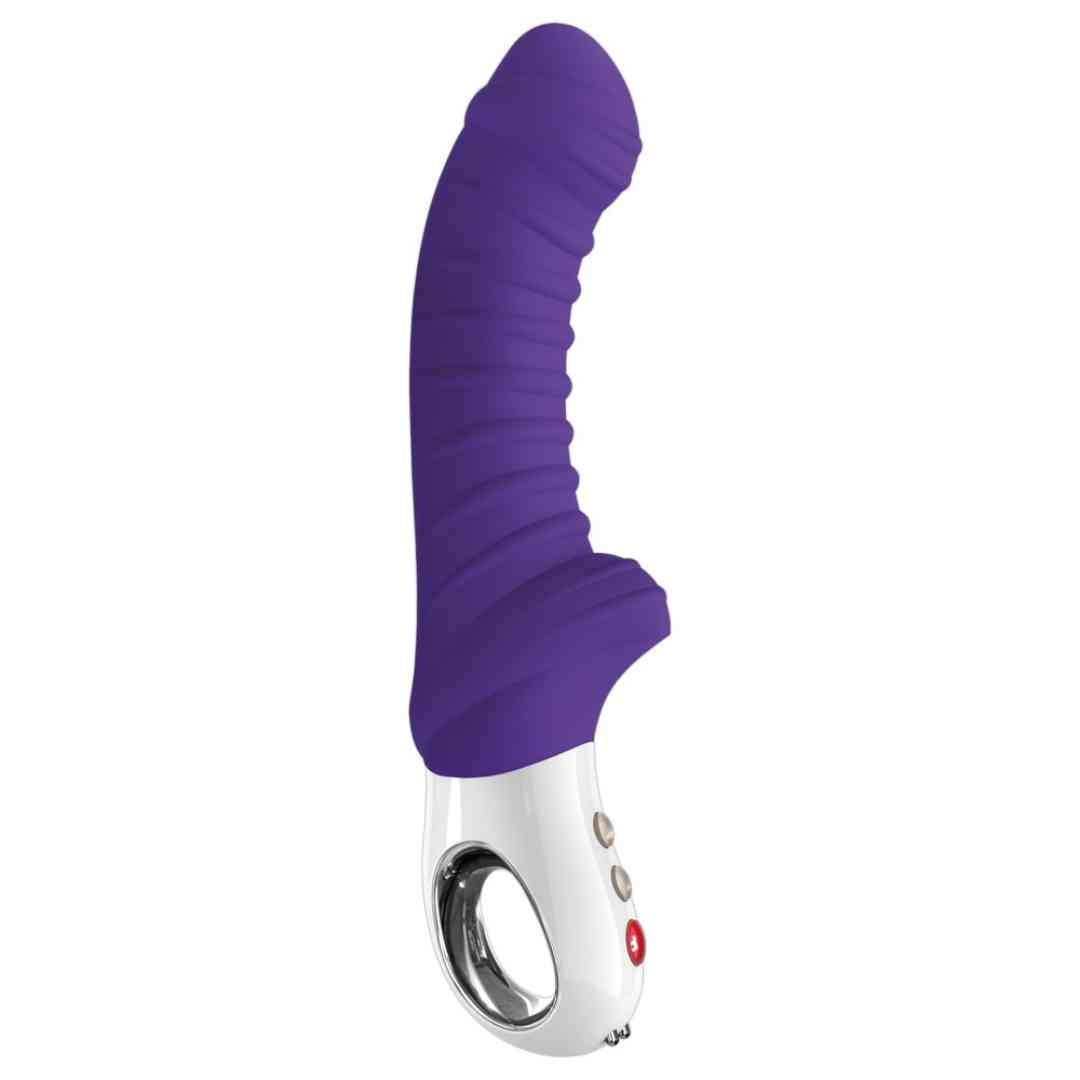 Lila Vibrator mit geriffelter Oberfläche. Weißer Griff mit Knöpfen und Ring. 