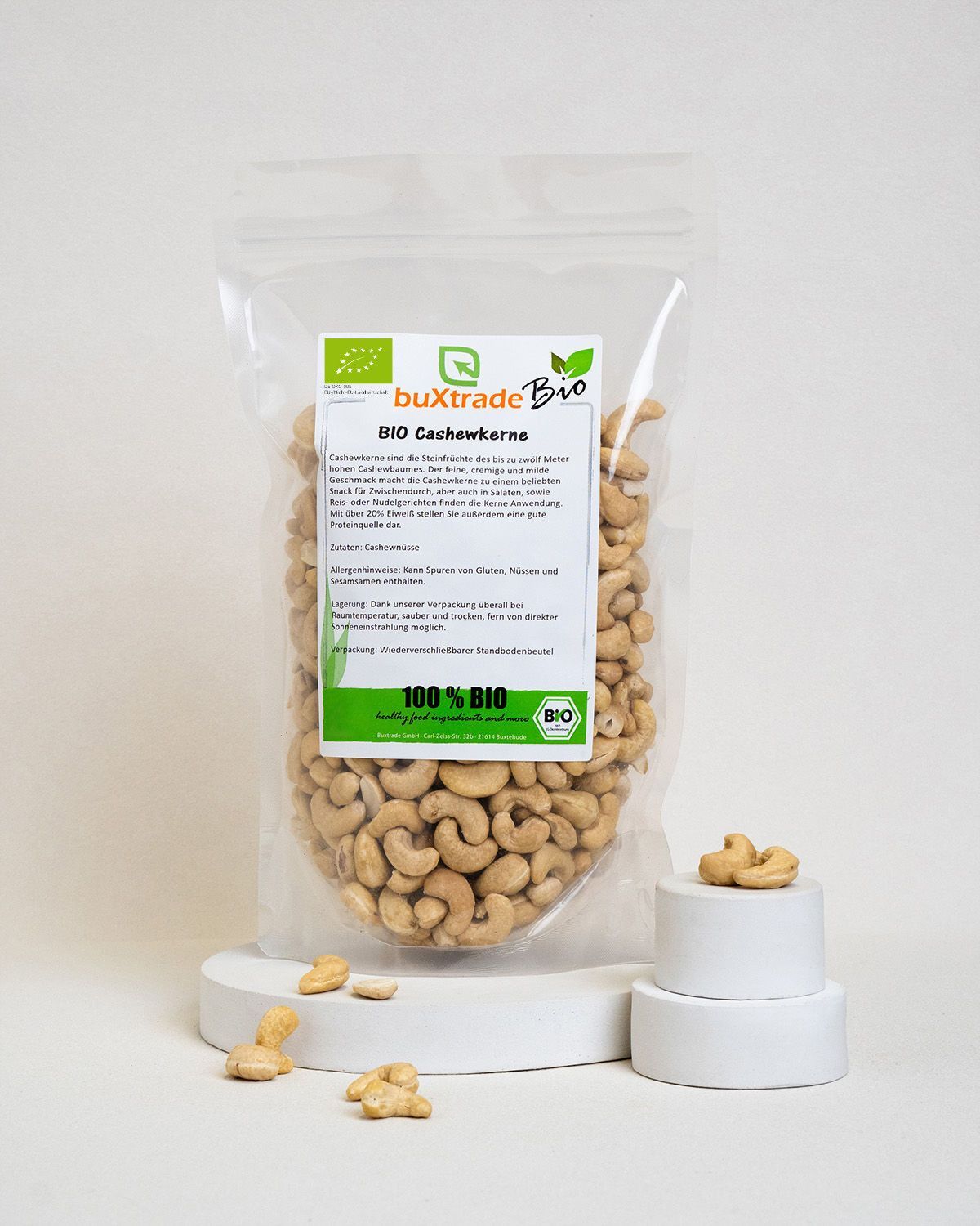 Bio Johannisbrotkernmehl (E410) in einem Standbodenbeutel mit Etikett.