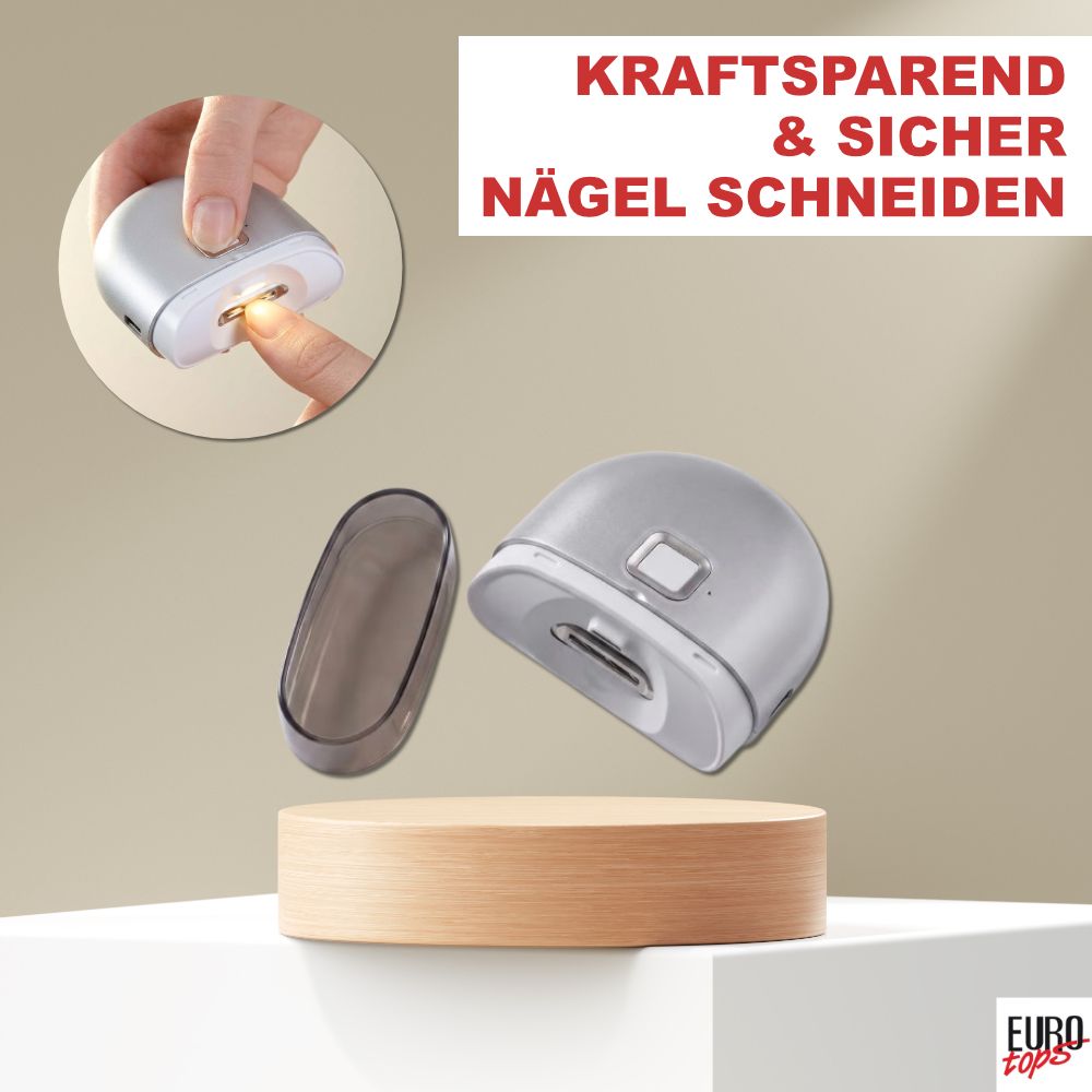 Elektrischer Nagelschneider in Silber, auf einem Holzsockel präsentiert.