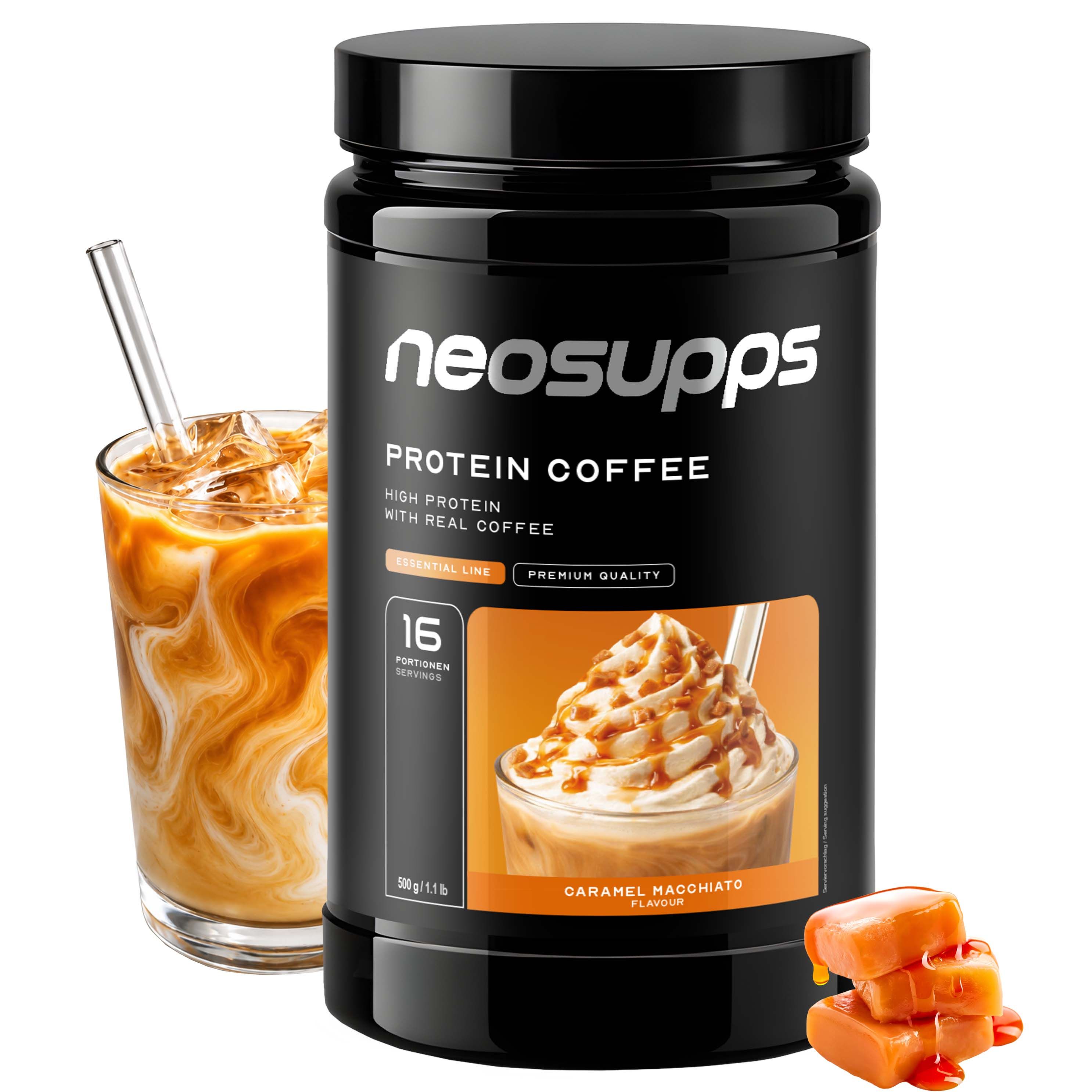 Neosupps Protein Coffee Caramel Macchiato Dose mit einem Glas Eiskaffee und Karamellbonbons.