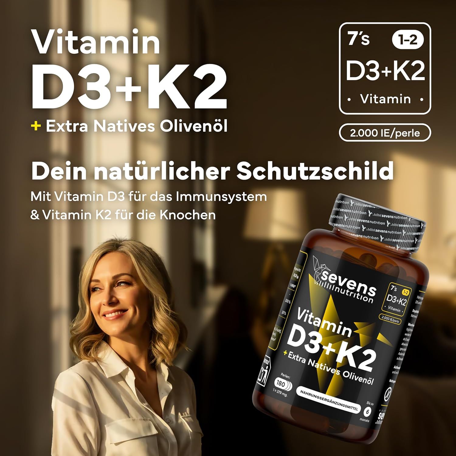 Braune Flasche mit Kapseln. Aufschrift: Vitamin D3+K2. Frau im Hintergrund.