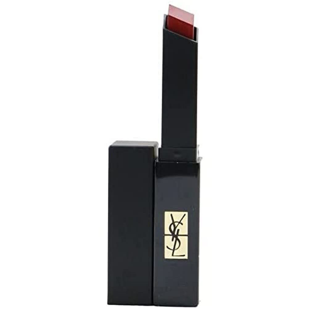 Schwarzer Lippenstift, geöffnet. Roter Stift. Goldfarbenes Logo. Marke: Yves Saint Laurent.