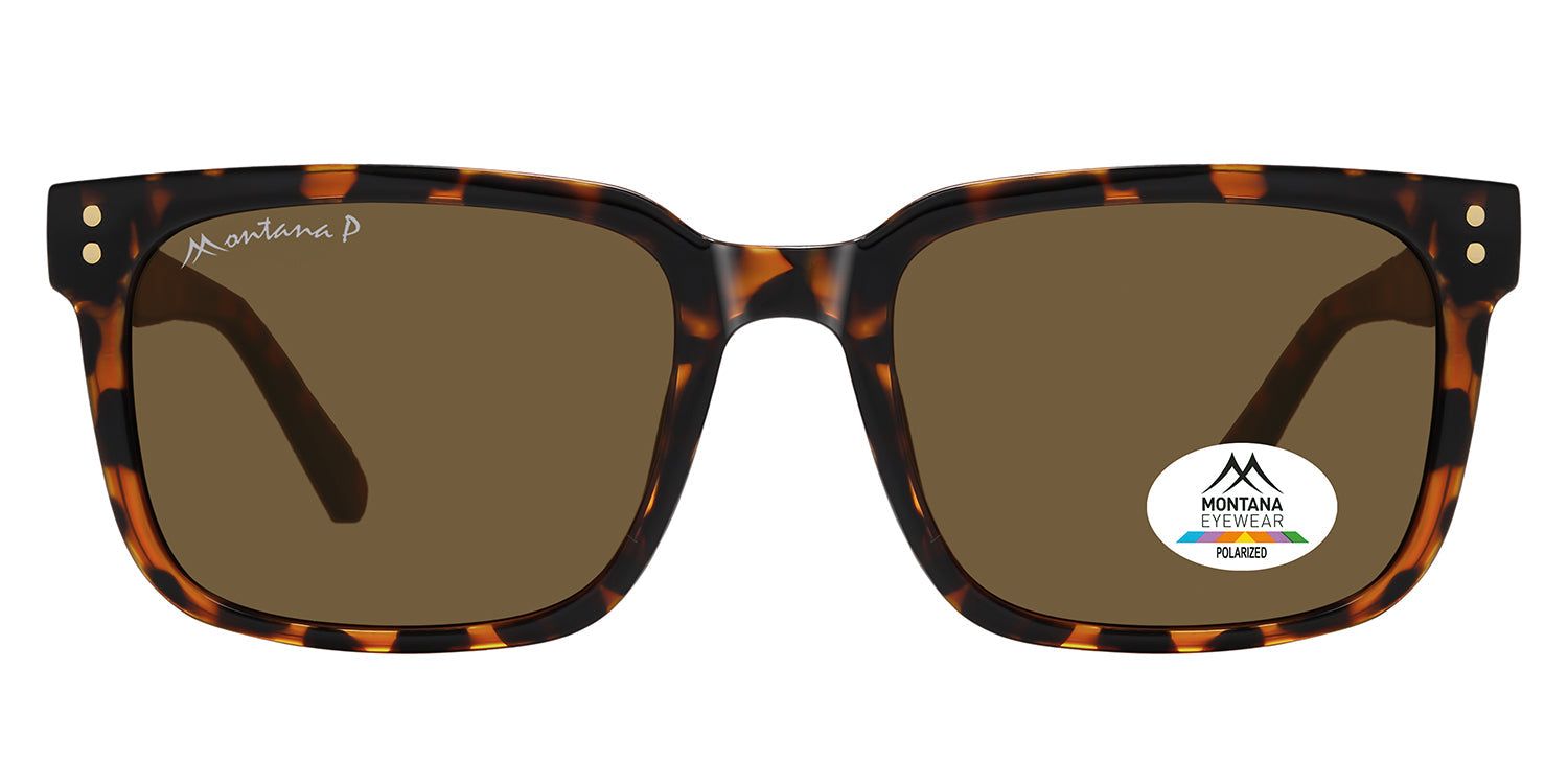 Rechteckige Sonnenbrille mit braunen Gläsern und braun-schwarzem Rahmen. Montana Eyewear Logo auf dem Glas und Bügel.