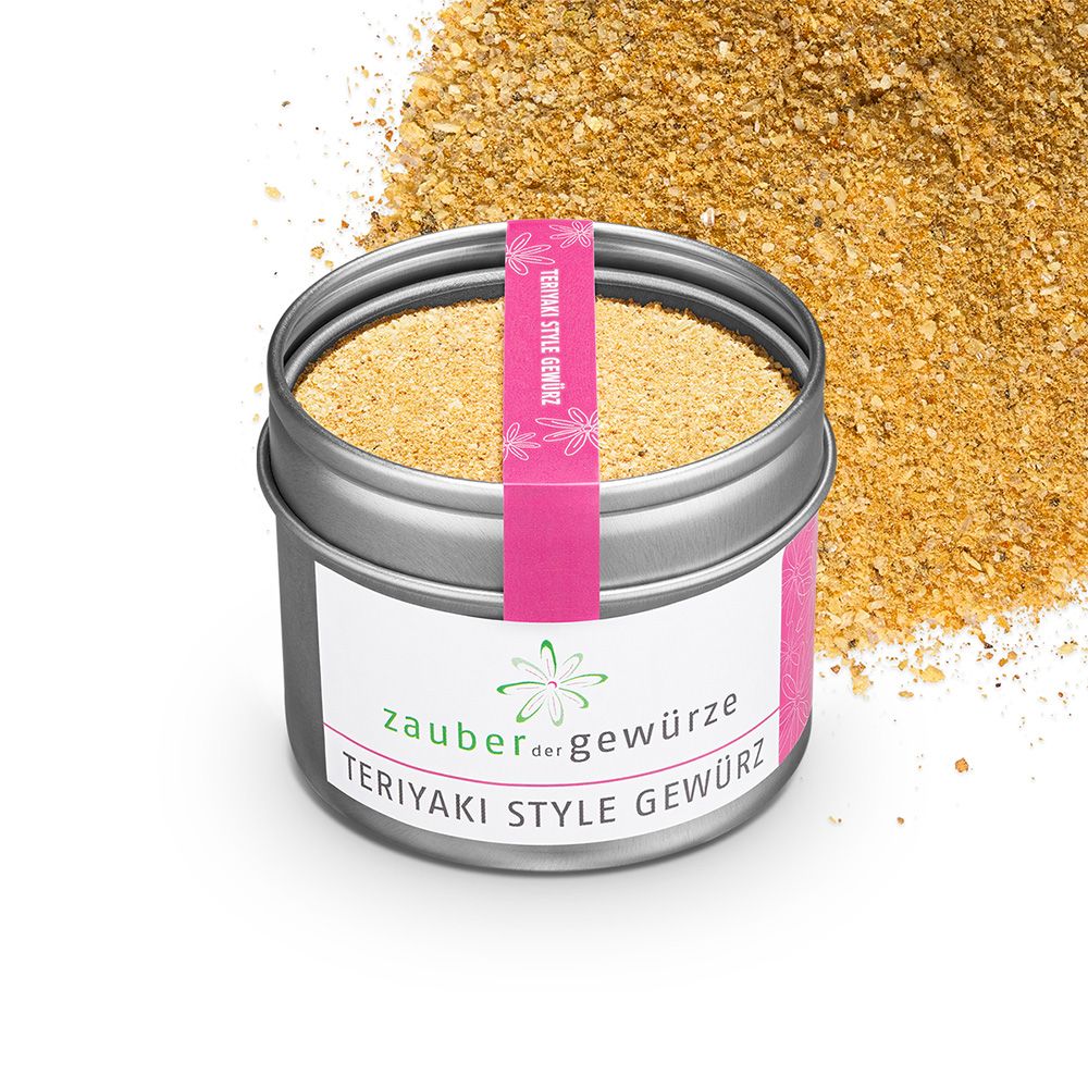 Runde Dose mit Gewürzen, daneben Gewürzstreusel. Rosa Etikett mit Schriftzug 'TERIYAKI STYLE GEWÜRZ'. Weißes Etikett mit Produktnamen und Logo.