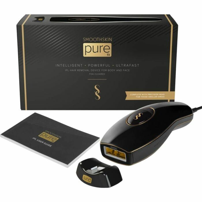 Schwarzes SmoothSkin Pure Fit IPL Haarentfernungsgerät mit Zubehör und Verpackung. Enthält ein Benutzerhandbuch und eine Ladestation.
