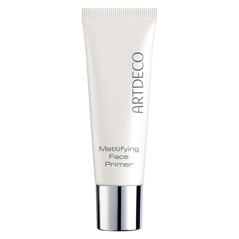 Weiße Tube mit silberner Kappe. Aufschrift ARTDECO und Mattifying Face Primer. Auf weißem Hintergrund.