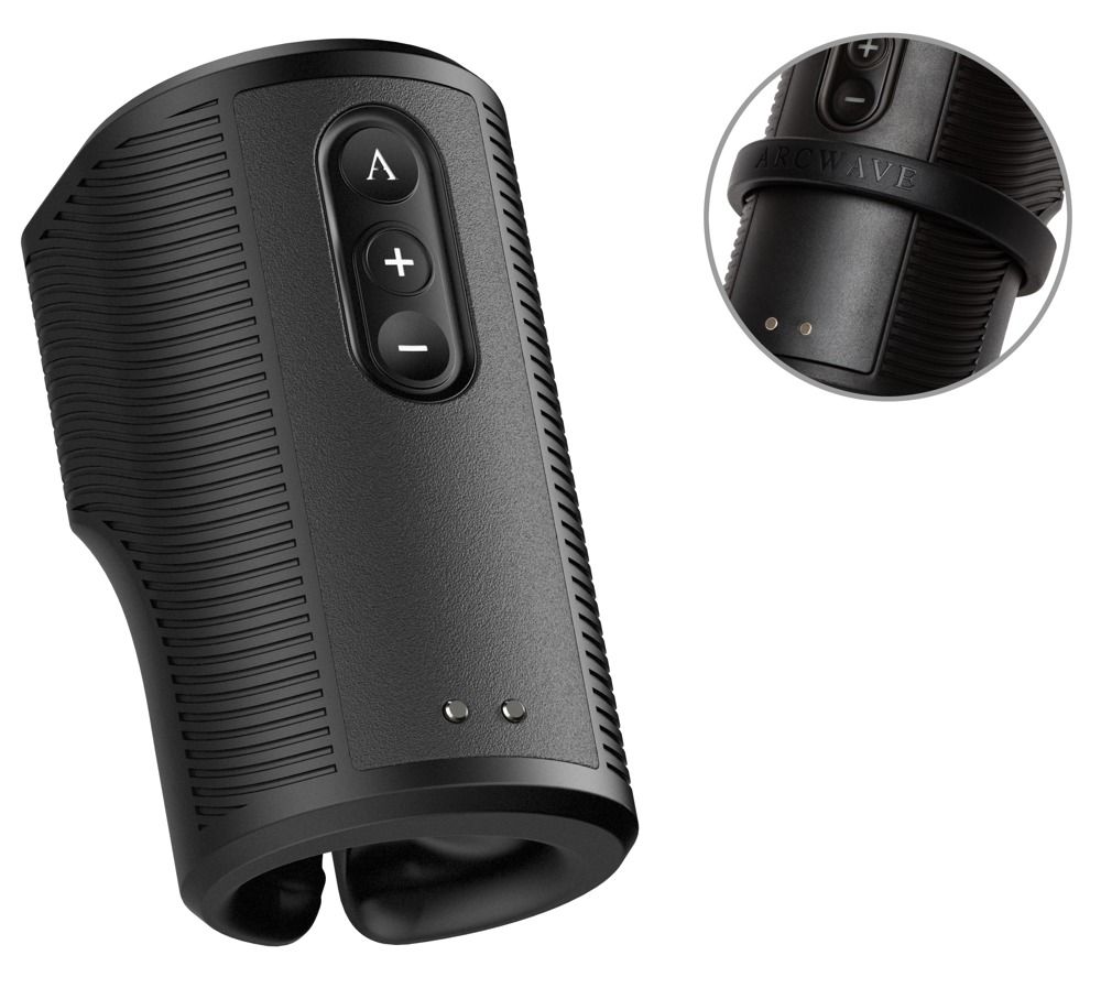 Schwarzes Gerät mit Bedienknöpfen. Zwei LEDs und ein Ring mit "Arcwave"-Schriftzug. Detailansicht.