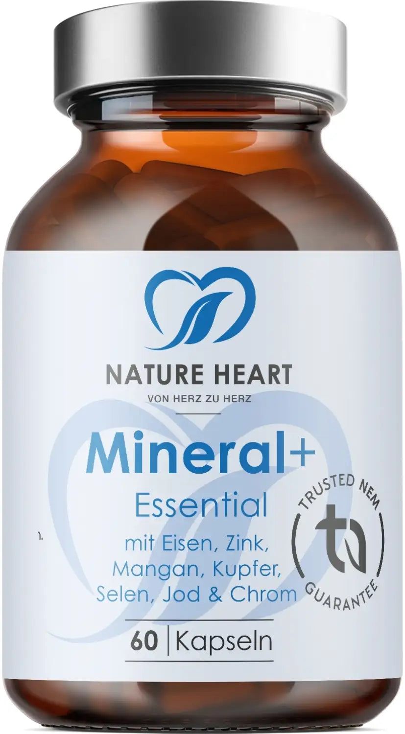 Braune Glasflasche mit Kapseln. Aufschrift: Mineral+ Essential, mit Eisen, Zink, Mangan, Kupfer, Selen, Jod & Chrom. 60 Kapseln.