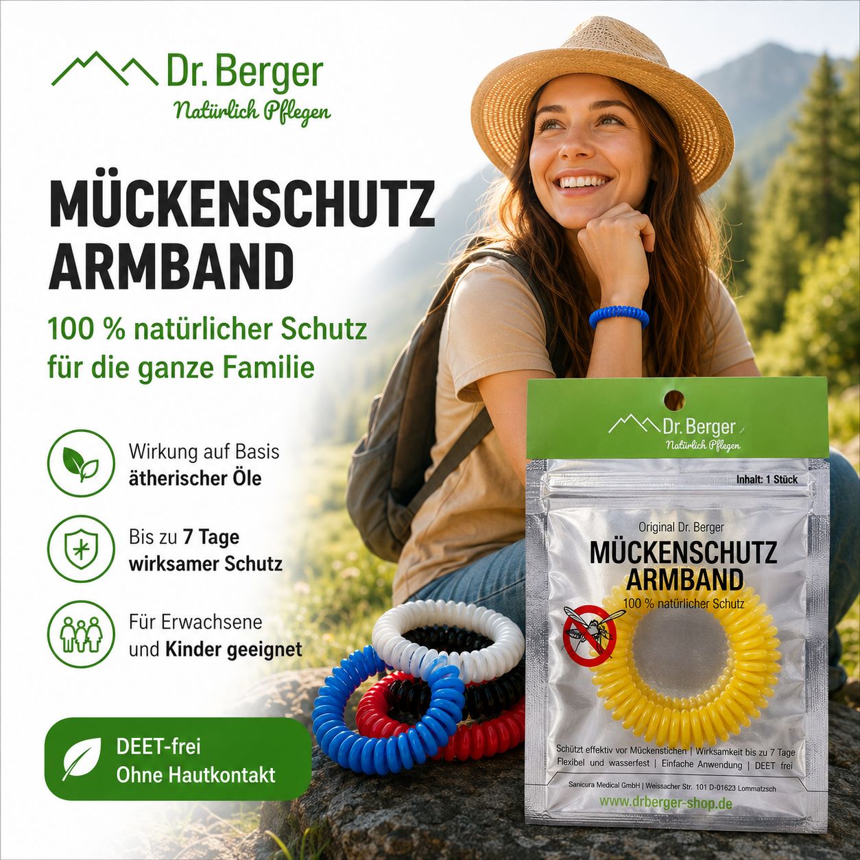 Frau mit Mückenschutz-Armband in natürlicher Umgebung. Eine Verpackung mit Armband ist sichtbar.