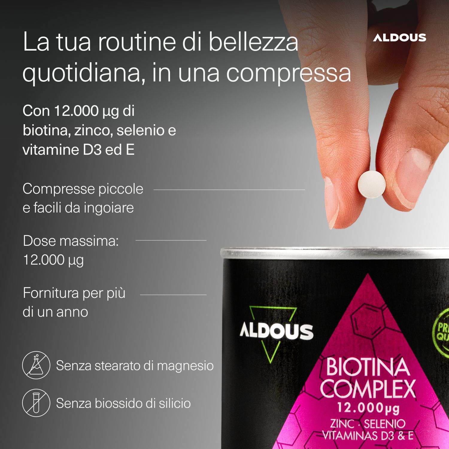 Hand hält Tablette über Dose Aldous Biotin Complex. Enthält 12.000 µg Biotin, Zink, Selen, Vitamin D3 & E. Kleine Tabletten.
