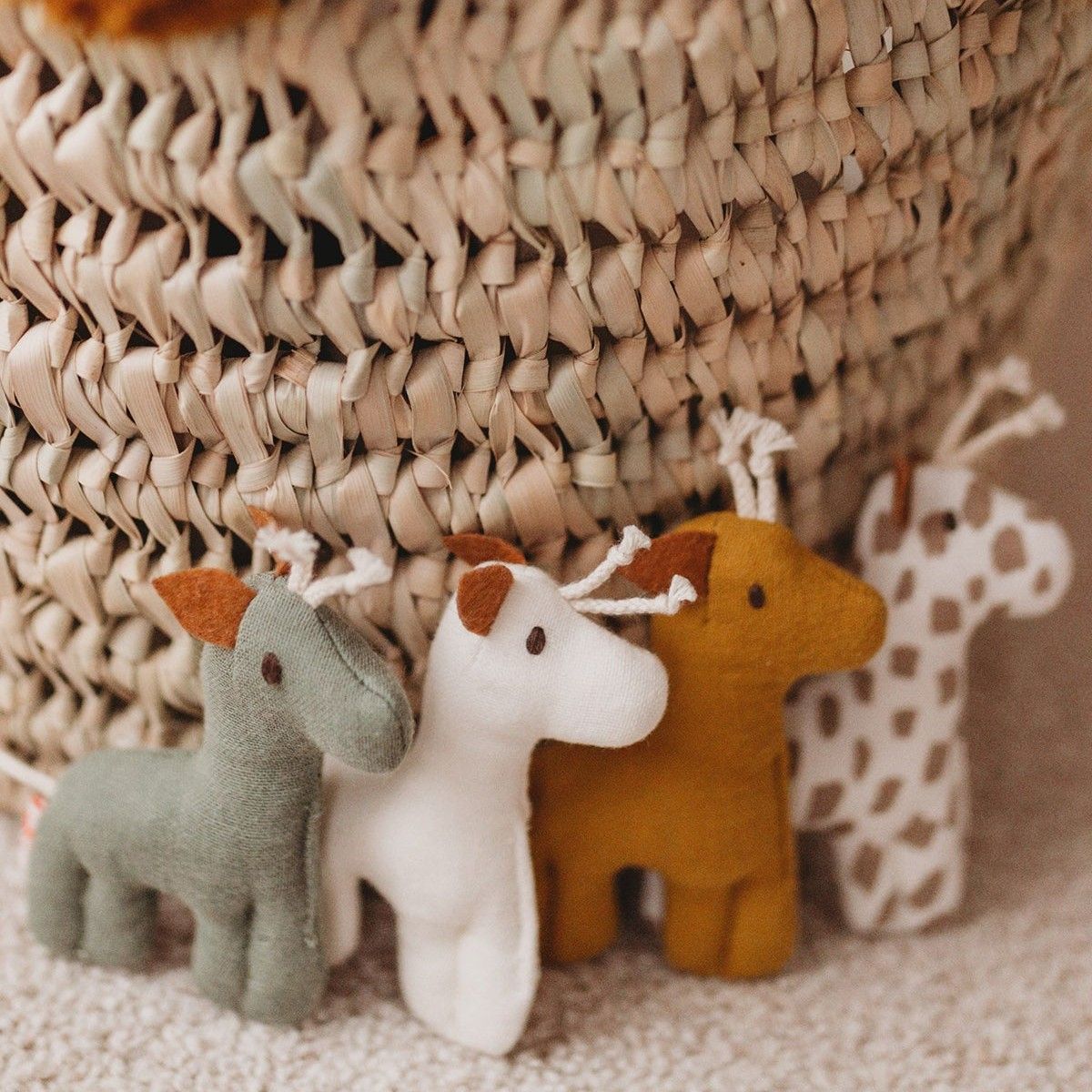 kikadu Kleine Rassel Giraffe