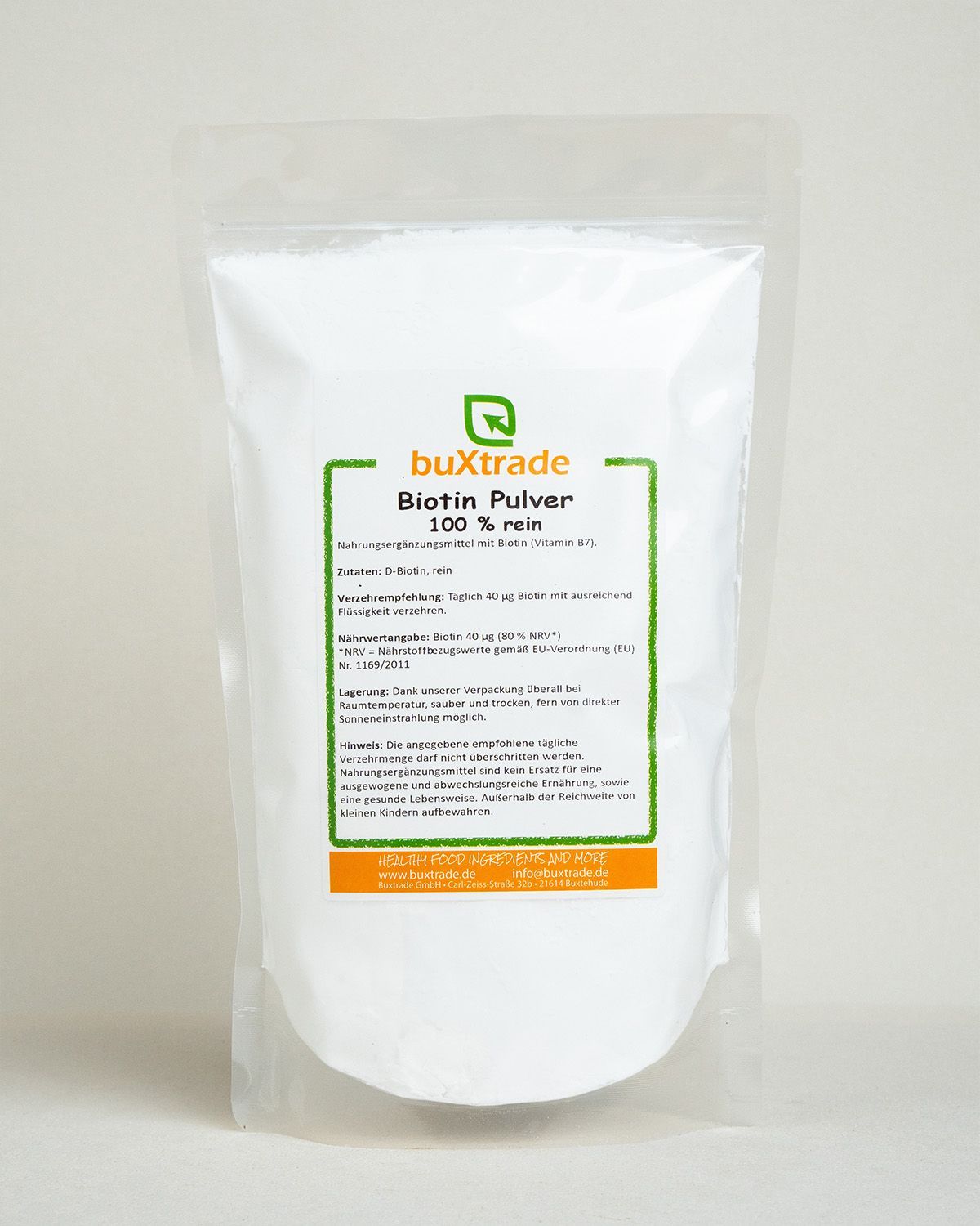 Ein Beutel mit weißem Biotin-Pulver von buxtrade, 100% rein.