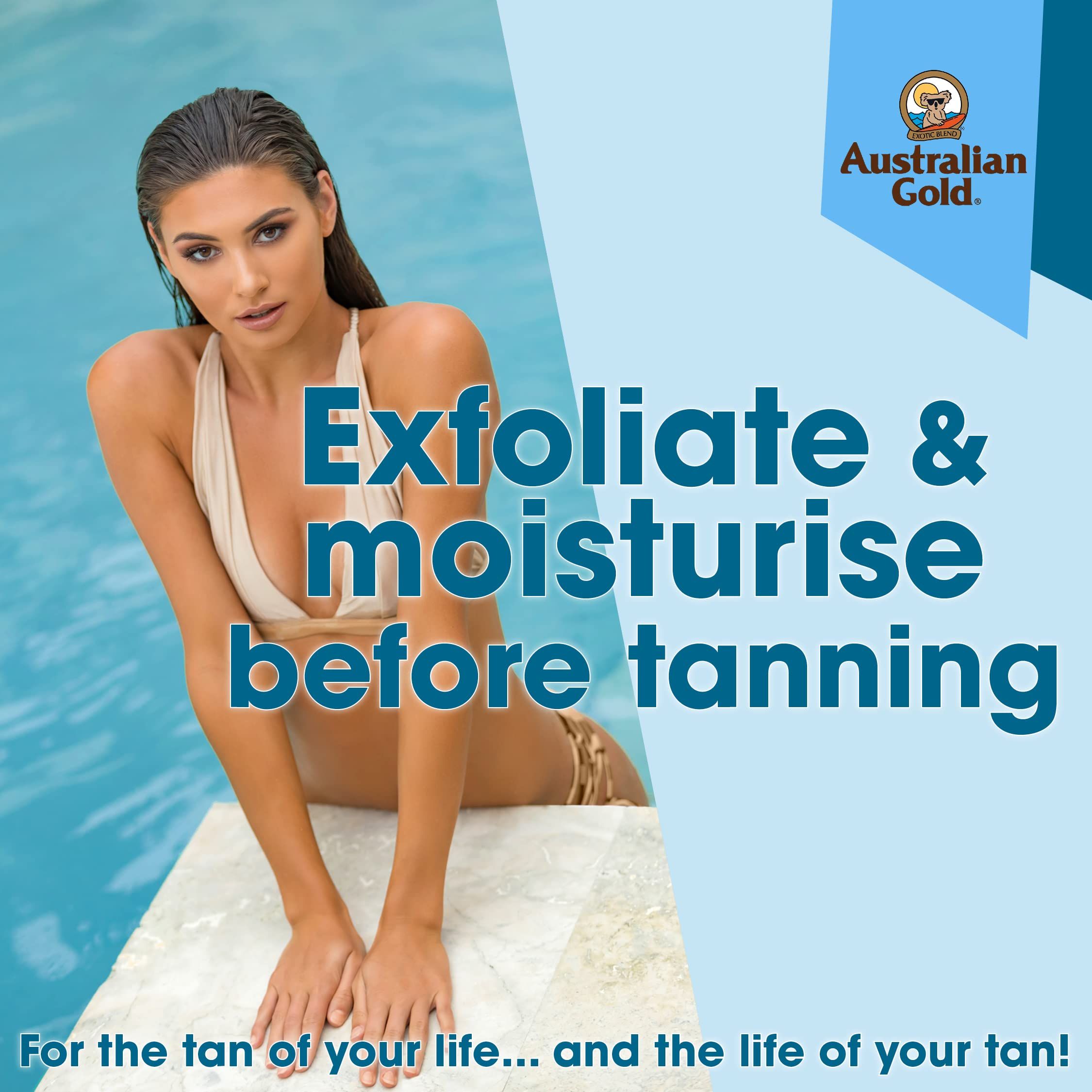 Werbung mit Frau im Pool. Text: Exfoliate & moisturise before tanning. Logo: Australian Gold.