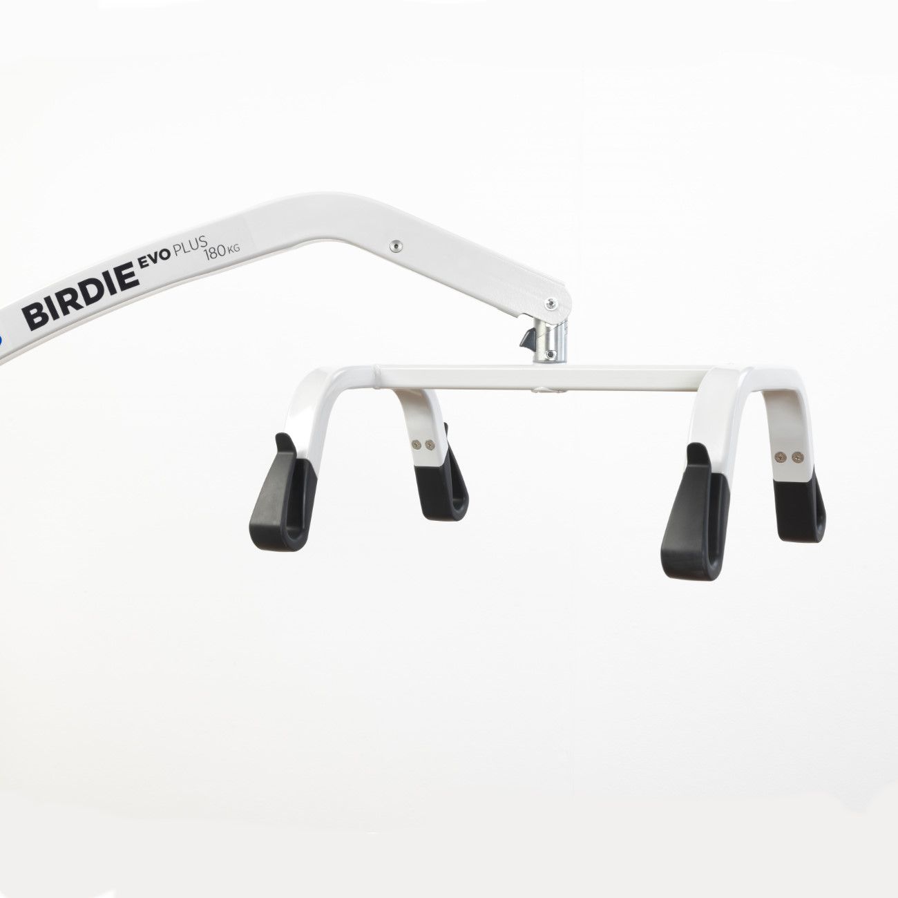 Detailaufnahme des Hebebügels. Invacare Birdie Evo Plus. Schwarze Aufhängungen für Gurte.